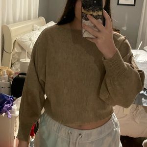 Brown sweater with buttons